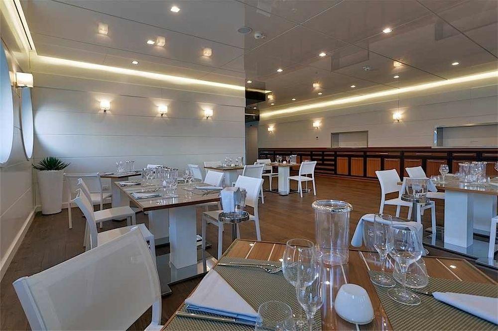 Yacht Club Marina Di Loano Hotel Exterior foto