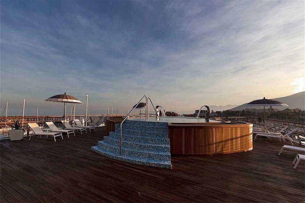 Yacht Club Marina Di Loano Hotel Exterior foto