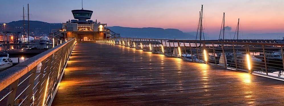 Yacht Club Marina Di Loano Hotel Exterior foto