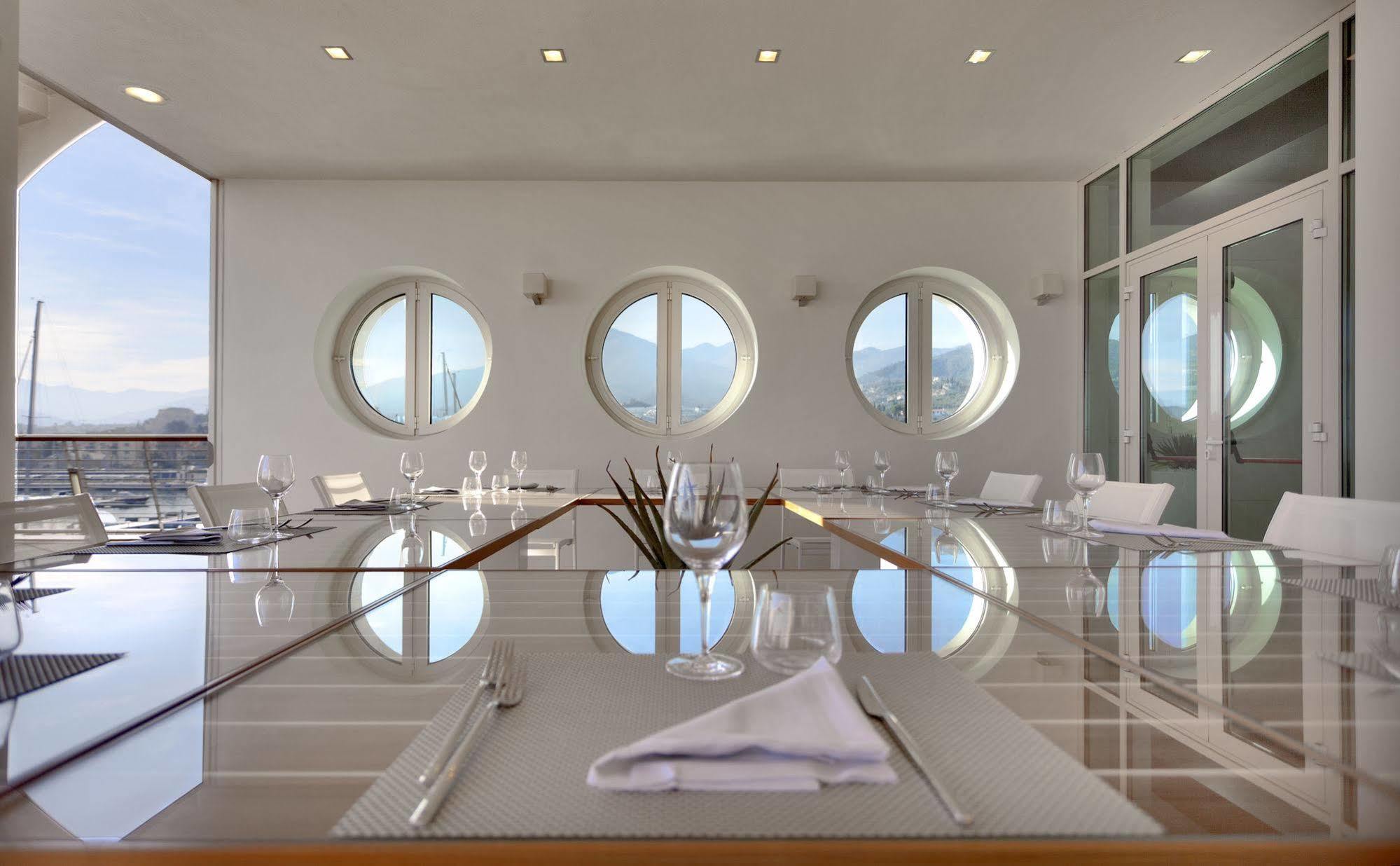 Yacht Club Marina Di Loano Hotel Exterior foto