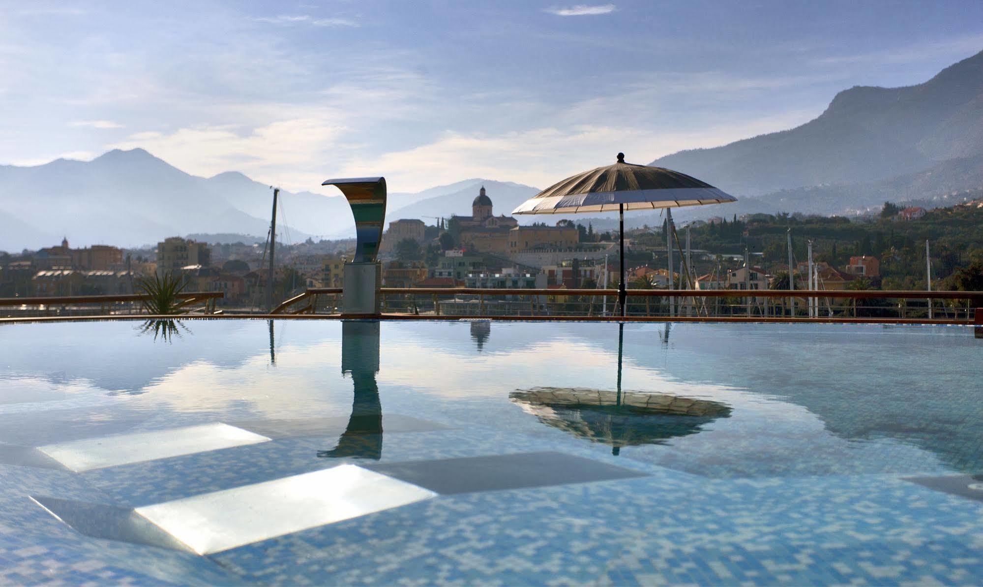 Yacht Club Marina Di Loano Hotel Exterior foto