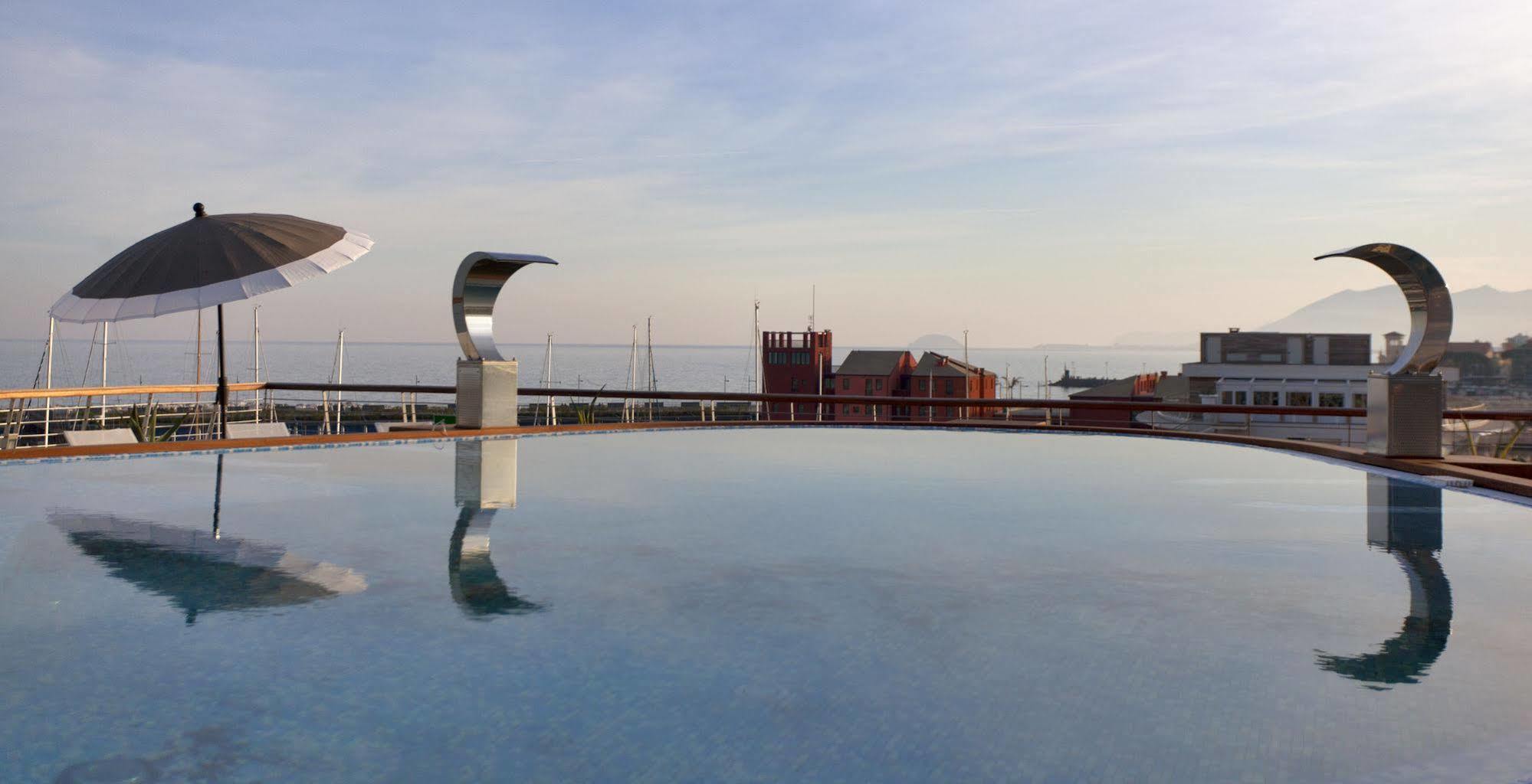 Yacht Club Marina Di Loano Hotel Exterior foto