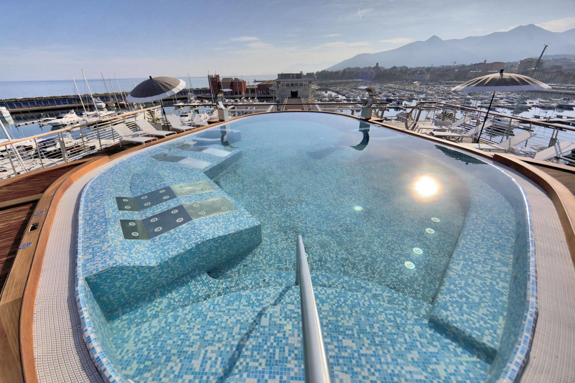 Yacht Club Marina Di Loano Hotel Exterior foto