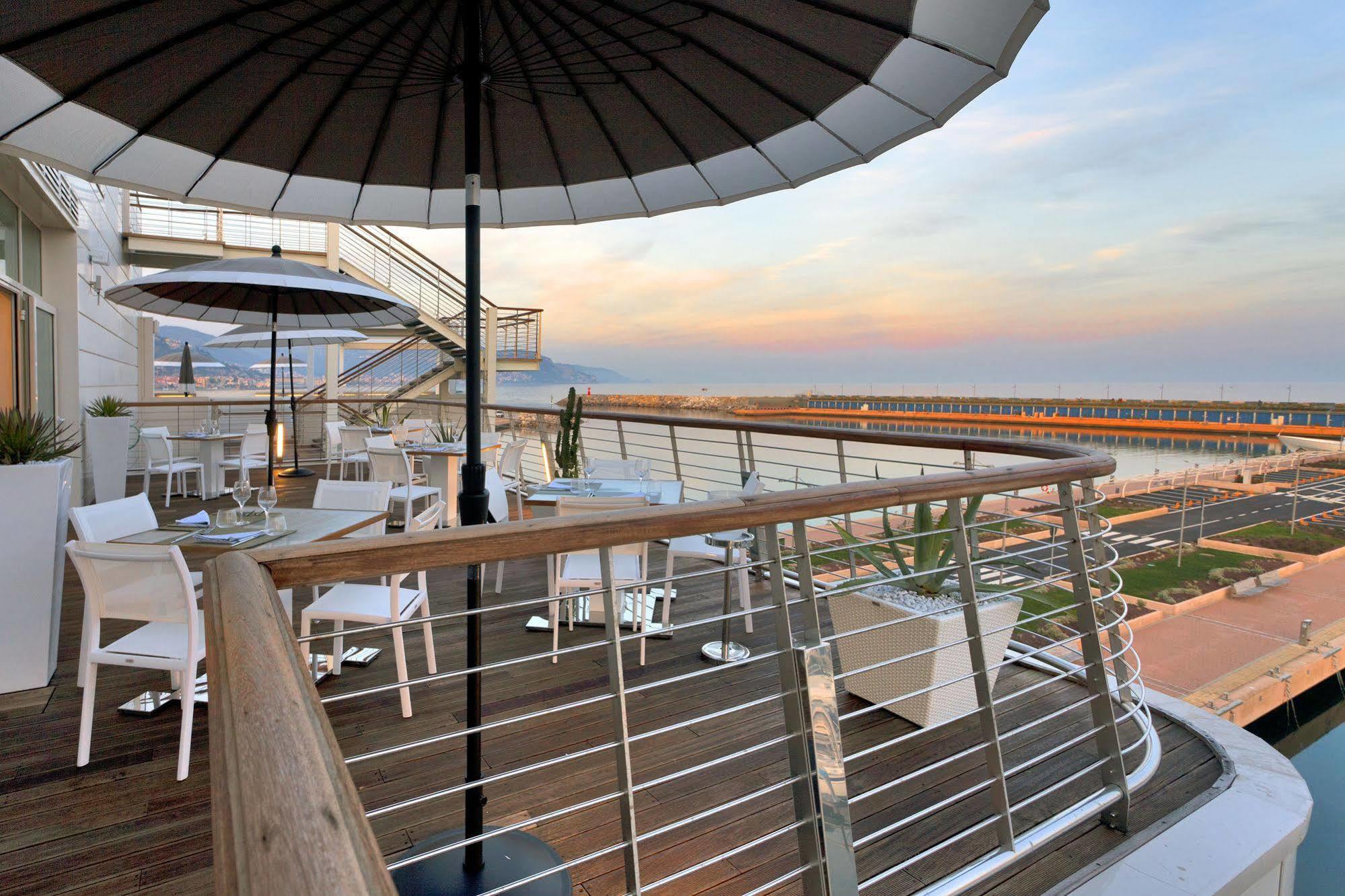 Yacht Club Marina Di Loano Hotel Exterior foto